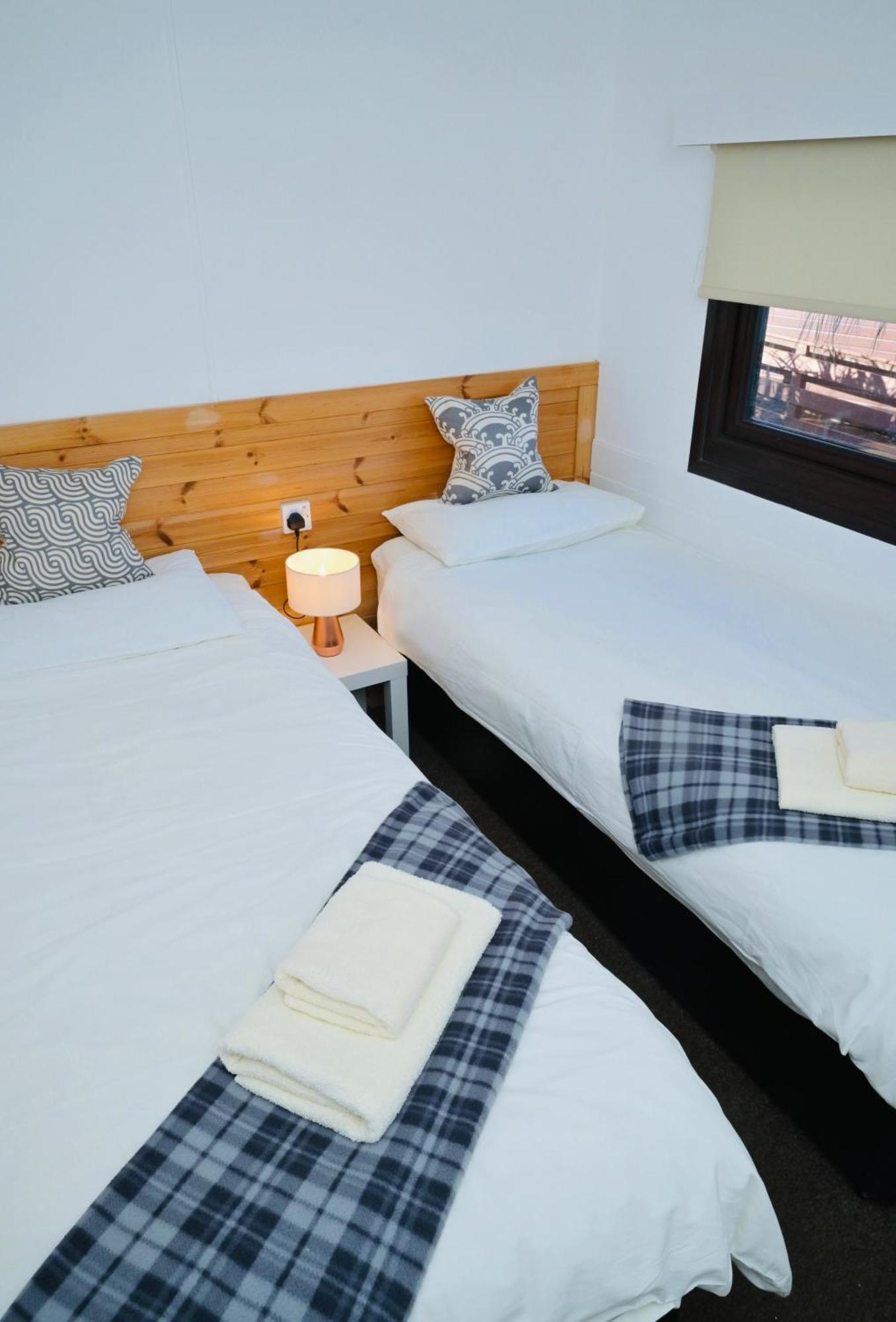 Lodge Cabin With Fabulous Views - Farm Holiday Stranraer Exterior foto